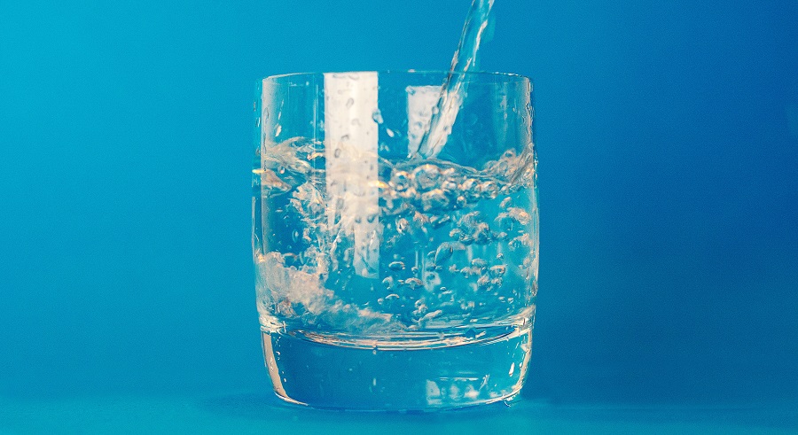 Viel Wasser trinken um die Verdauung anzuregen